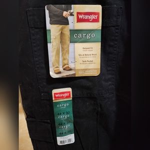 NWT Wrangler Relaxed Fit Men's Cargo Pants 44x30